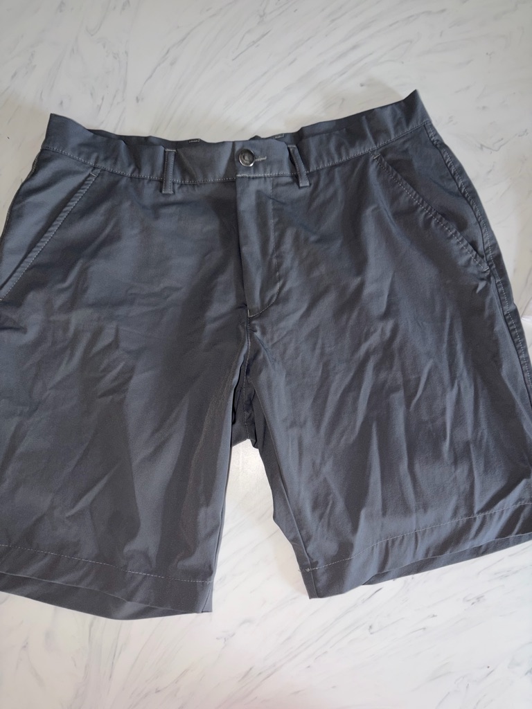 Mens Store Bloomingdales Gray Performance Stretch Shorts 33 Flat Nylon
